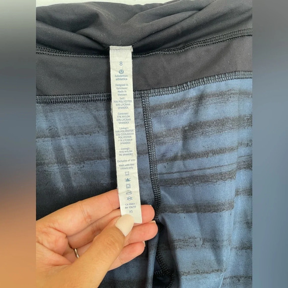 Lululemon Run Inspire Crop Luxtreme Size 6 - Picture 3 of 7